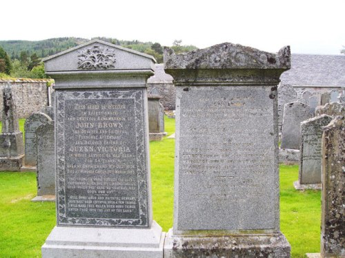 Commonwealth War Graves Crathie Old Churchyard
