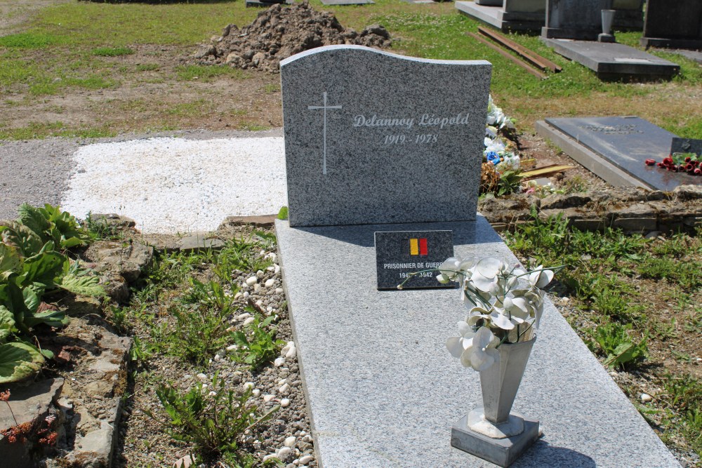 Belgian Graves Veterans Châtelineau Cimetière de la Floche #5