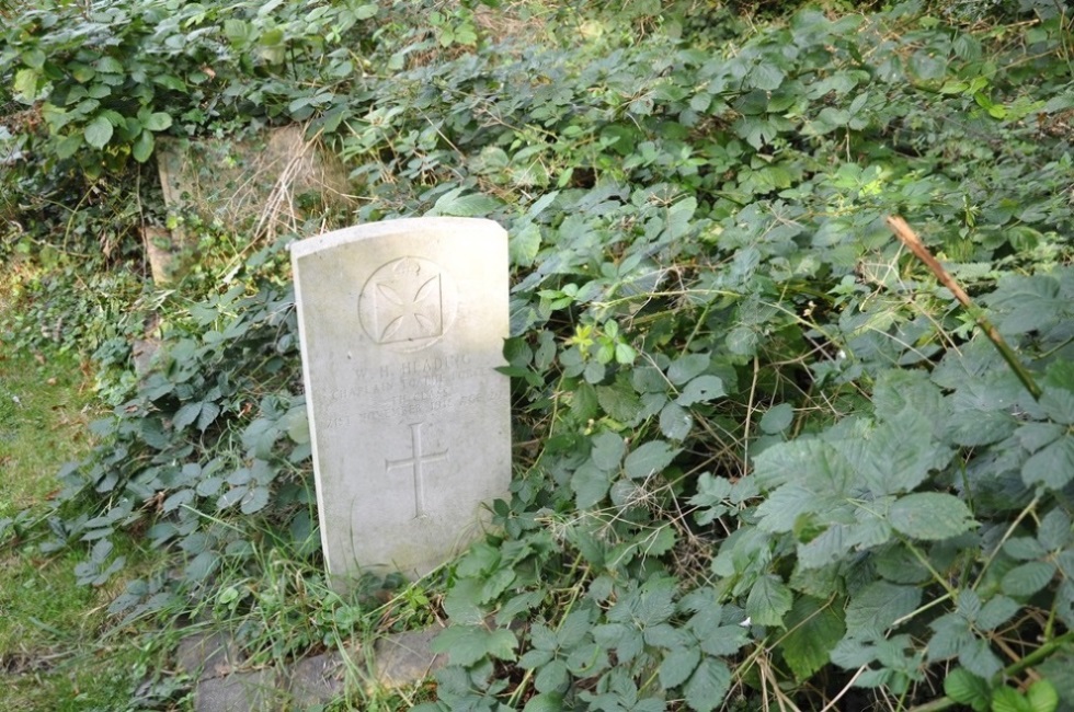 Commonwealth War Graves Meeks Cemetery