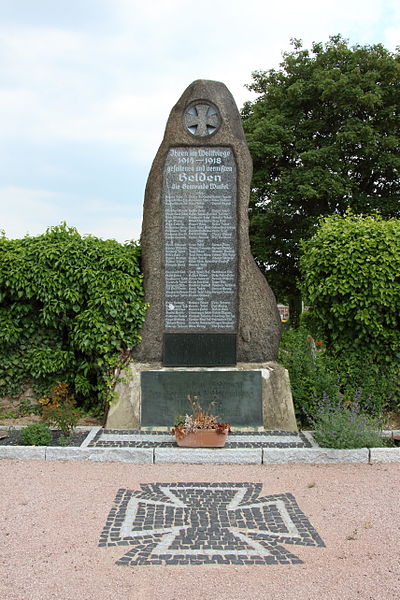 War Memorial Winkel #1