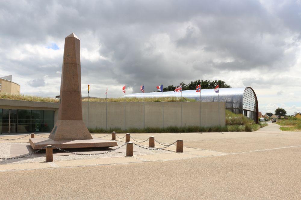 Monument 4th U.S. Infantry Division #1