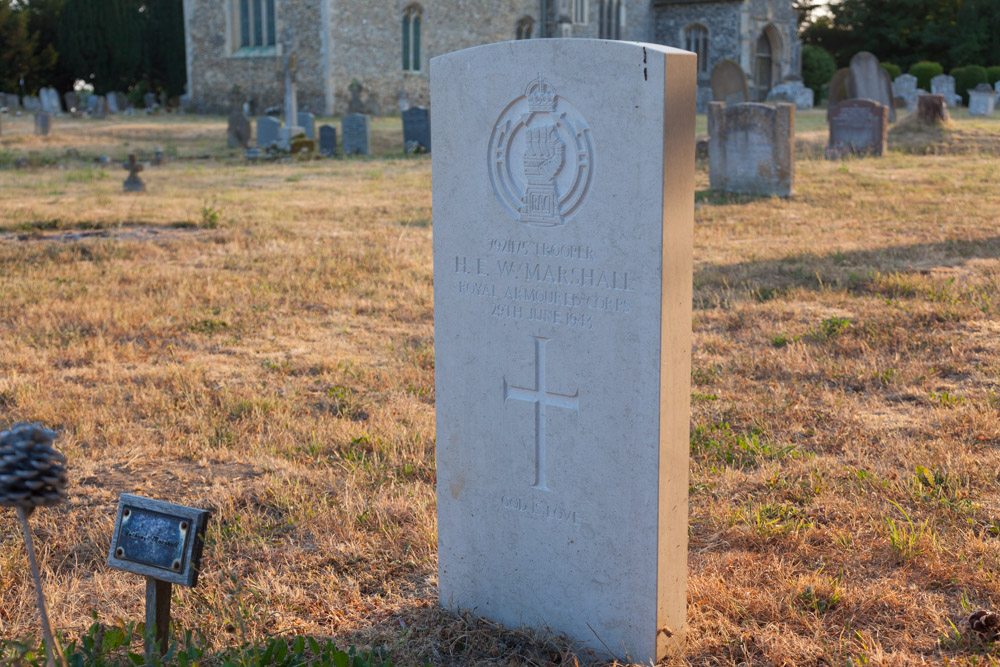 Oorlogsgraven van het Gemenebest St. Remigius Churchyard #2