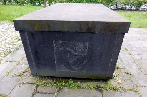 Oorlogsmonument Bonn Pützchen #4