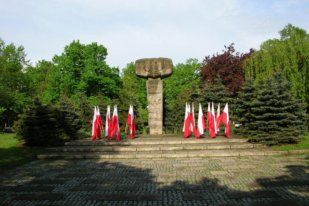 Former Soviet War Cemetery & 2nd Polish Army Memorial Gorzw Wielkopolski #1