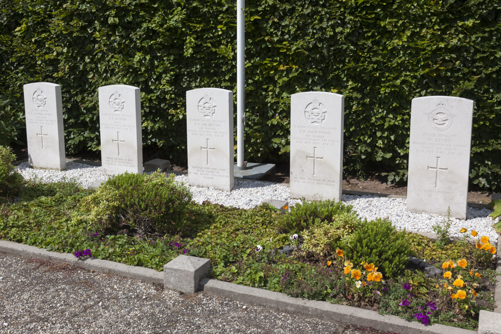 Oorlogsgraven van het Gemenebest Rooms Katholieke Begraafplaats Deurningen #1