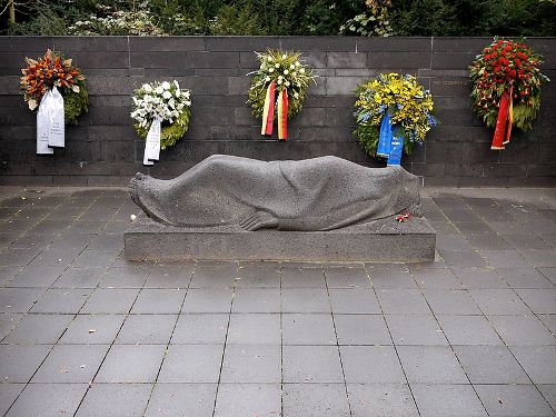 Oorlogsmonument Mlheim an der Ruhr #2