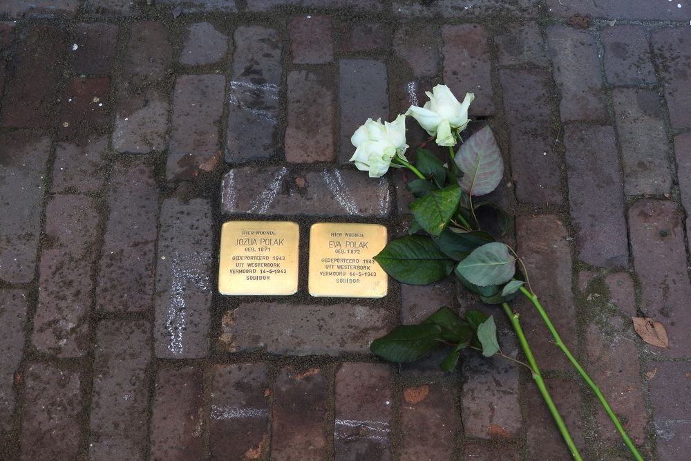 Stolpersteine Dorp 12 (nu Schoolstraat 5-7) #1