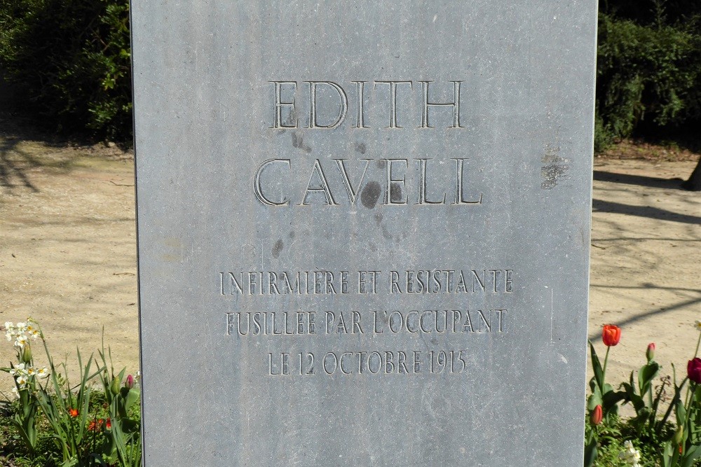 Borstbeeld Edith Cavell #3
