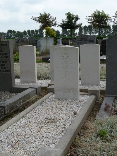 Commonwealth War Graves Zwartewaal #2