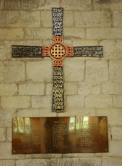 Oorlogsmonument St Saviour Church #1
