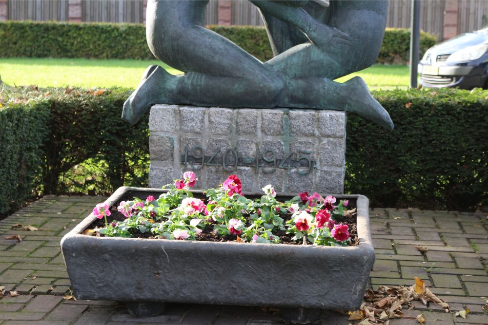 War Memorial Vlijmen #3