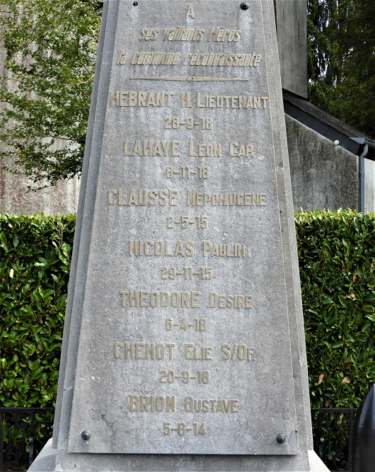 War Memorial Chassepierre #2