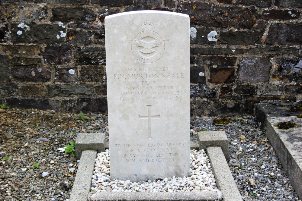Commonwealth War Grave Courrire Churchyard #3