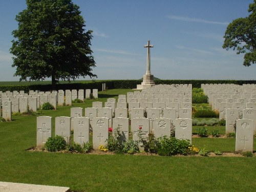 Commonwealth War Cemetery Houchin #1