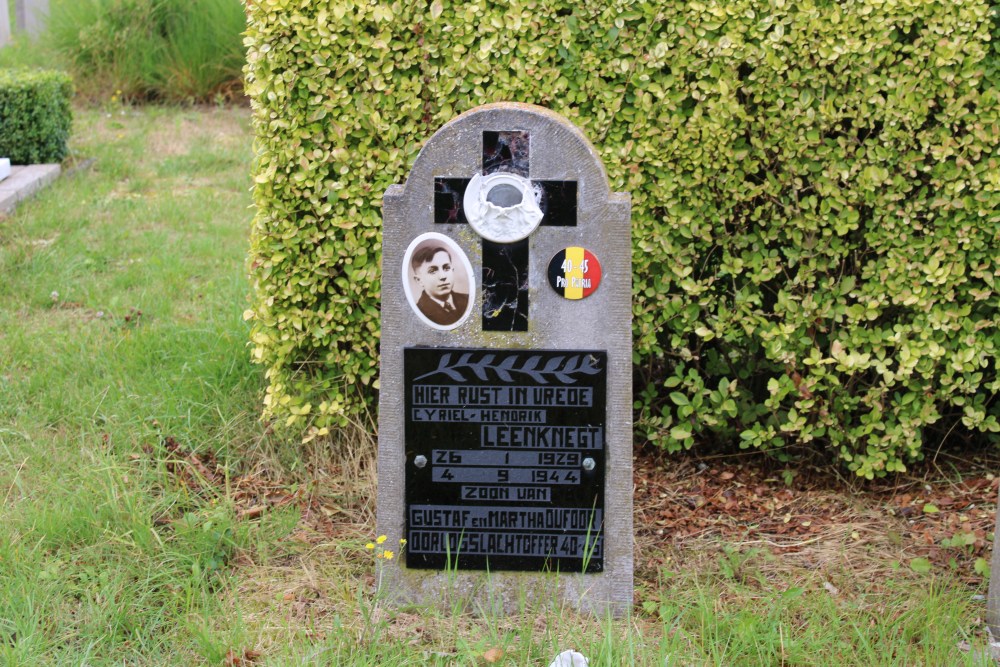 Belgische Oorlogsgraven Oostnieuwkerke #3