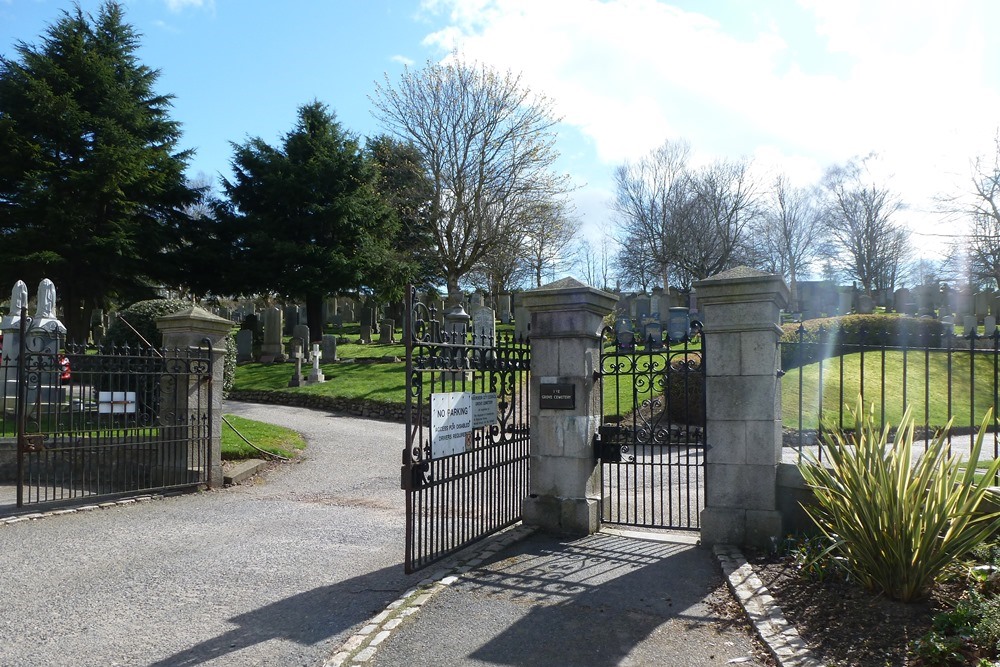 Commonwealth War Graves Grove Cemetery #1