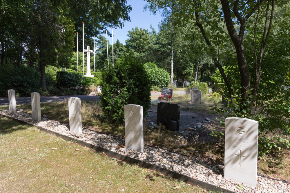 Oorlogsgraven van het Gemenebest Algemene Begraafplaats Heidehof Ugchelen #1