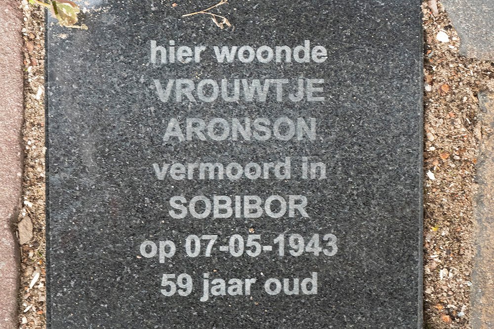 Memorial Stone Muurhuizen 227