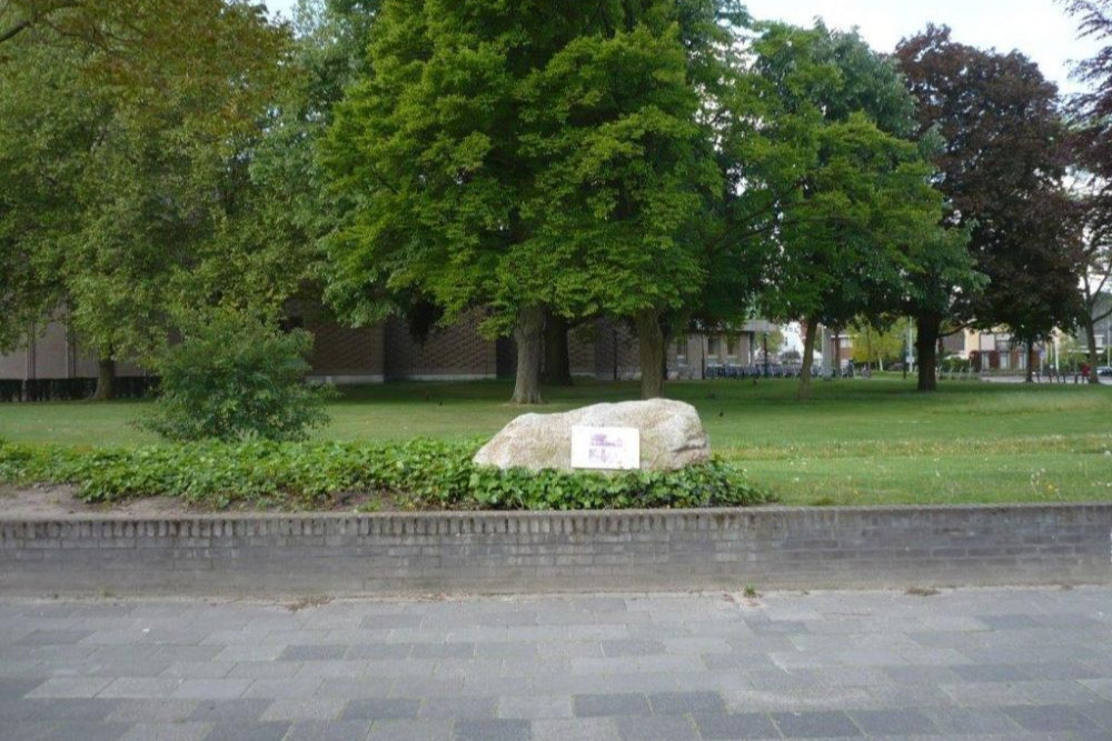 Liberation Route Marker 109: A paratrooper in Eindhoven #3