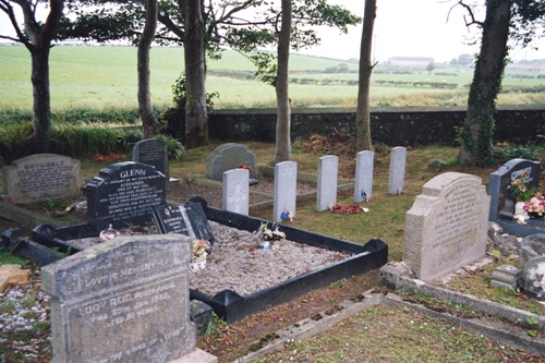 Commonwealth War Graves St Andrew Churchyard #1