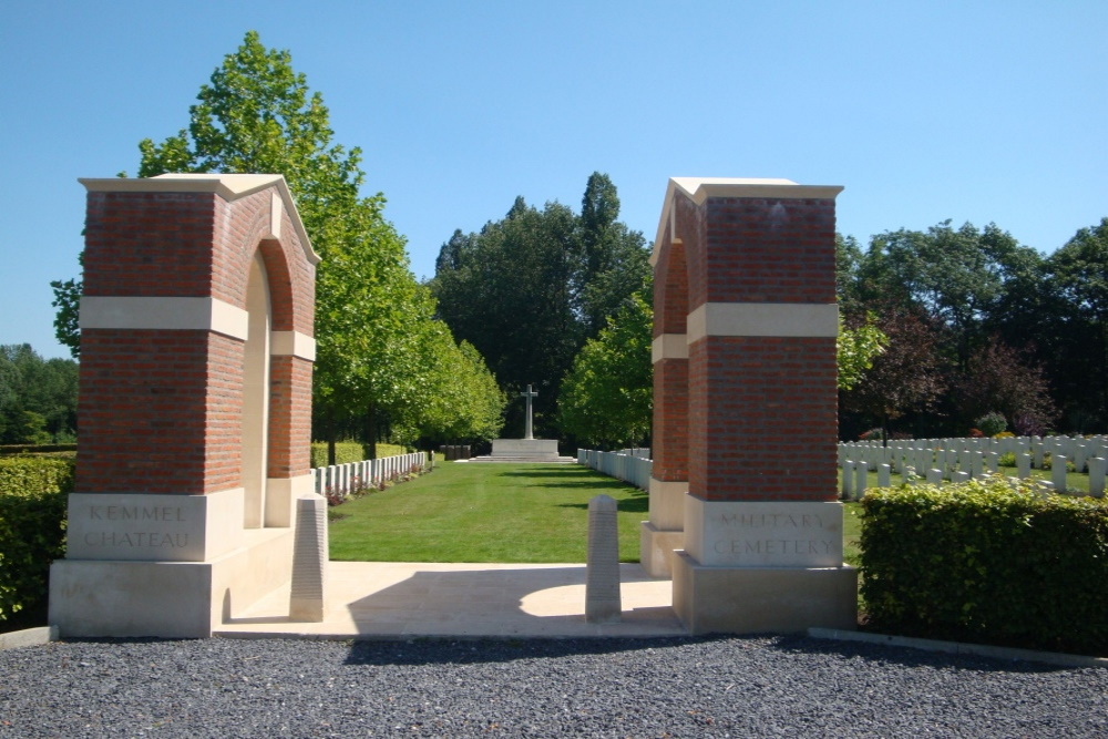 Oorlogsbegraafplaats van het Gemenebest Kemmel Chateau #1