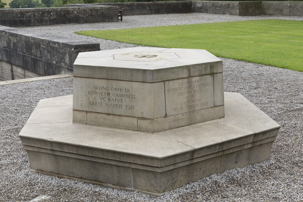 Monument VC-ontvangers Sedbergh School #1