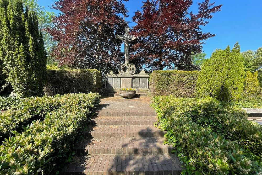 Oorlogsmonument Begraafplaats Hansell