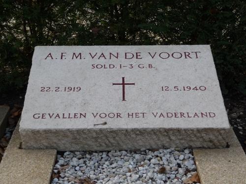 Nederlandse Oorlogsgraven Oude Begraafplaats Puttershoek #3