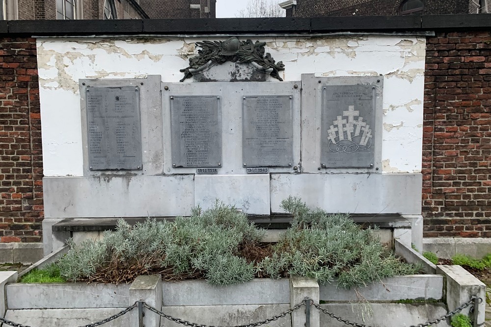 Warmemorial at Sainte Foy's Church