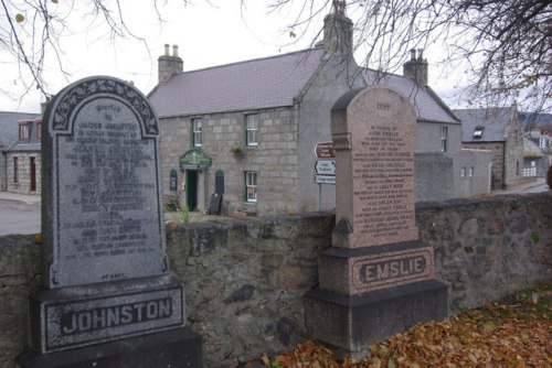 Commonwealth War Graves Tarland Parish Churchyard