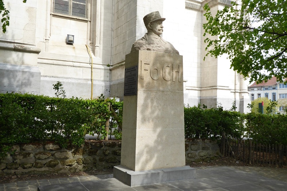 Monument Maarschalk Foch #1