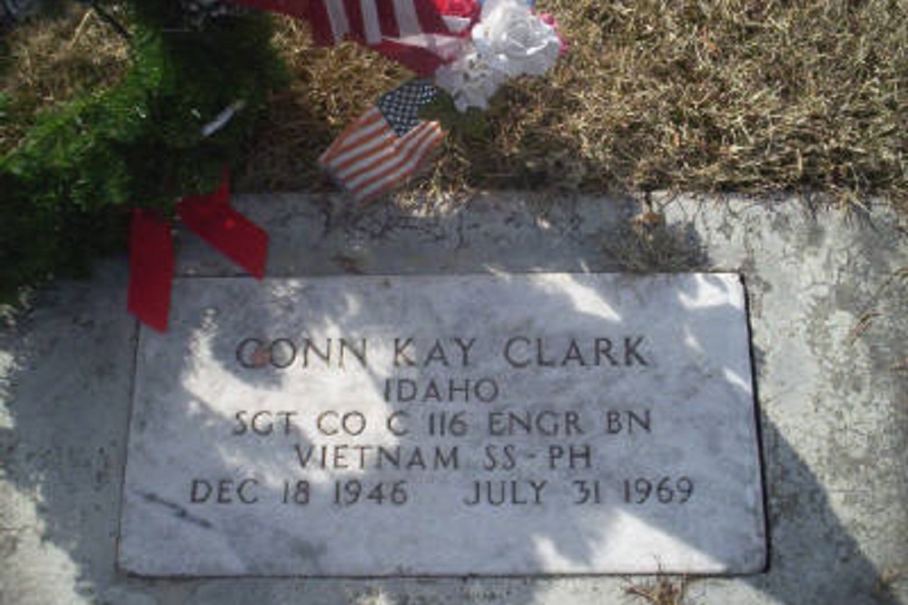 American War Grave Fielding Memorial Park Cemetery