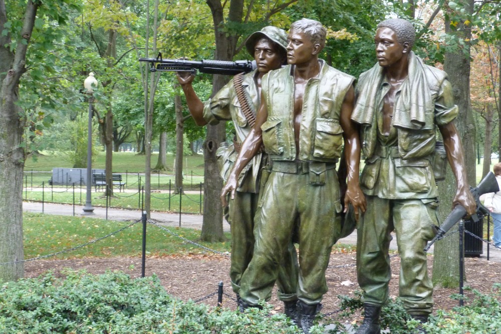 Memorial Three Soldiers #1