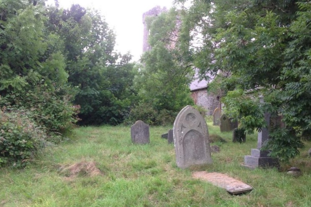 Commonwealth War Graves St. Thomas A Becket Churchyard #1