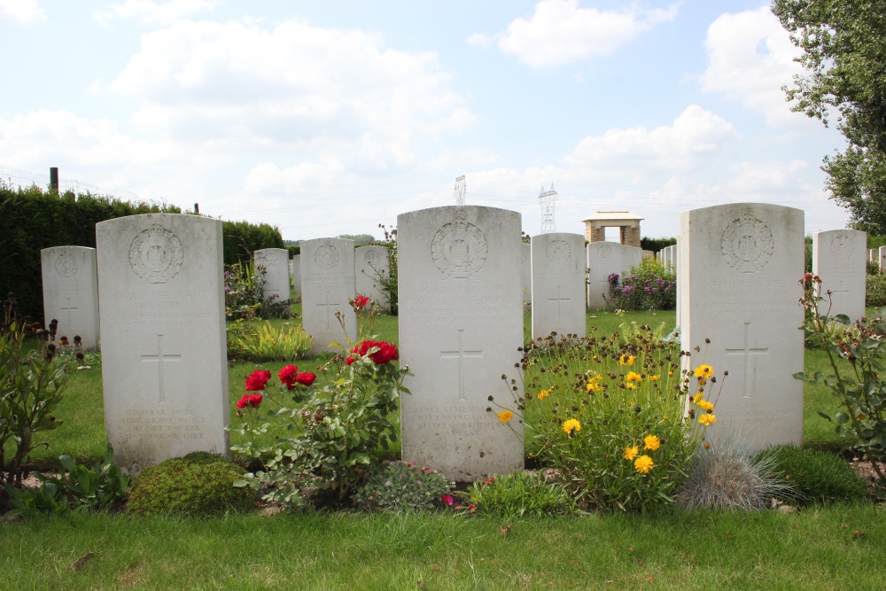 Commonwealth War Cemetery Tannay #5