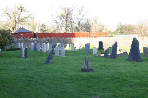 Commonwealth War Grave St Giles Churchyard