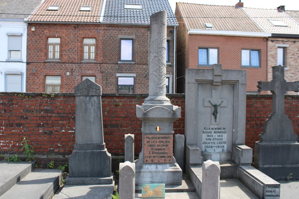 Belgische Oorlogsgraven Chapelle-lez-Herlaimont #1