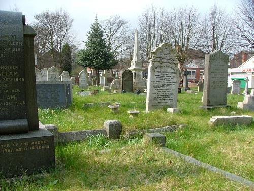 Commonwealth War Graves St Mary Magdalene Churchyard