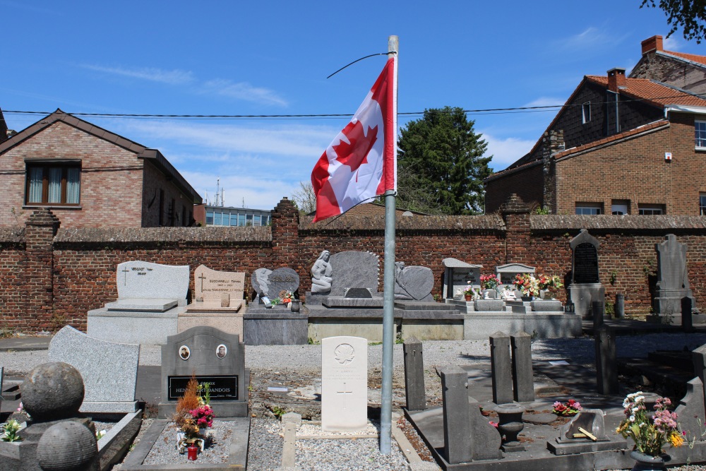 Commonwealth War Grave Courcelles