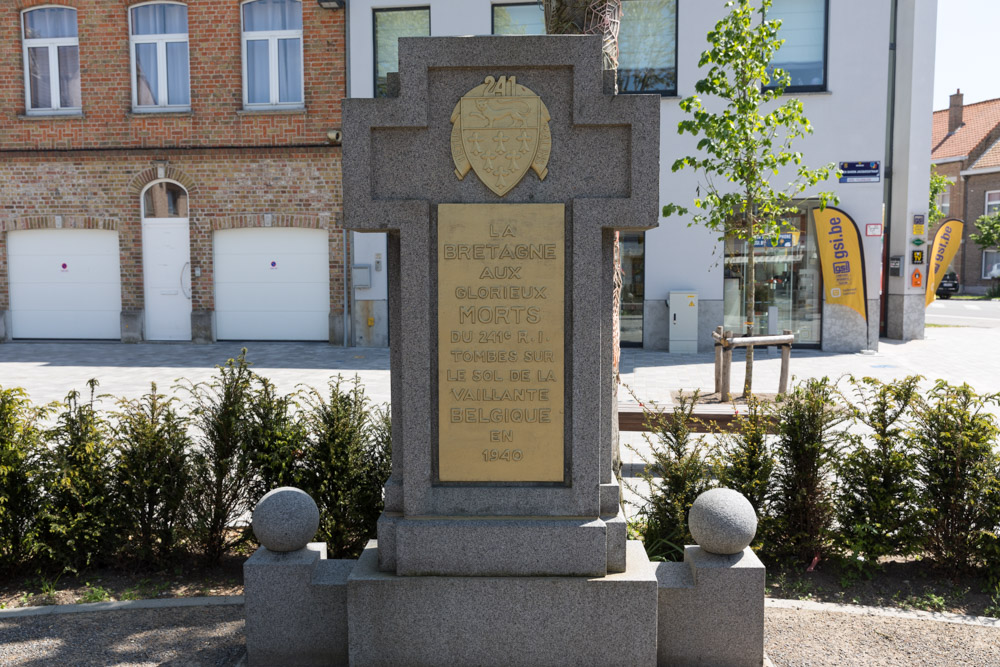 Memorial Square 