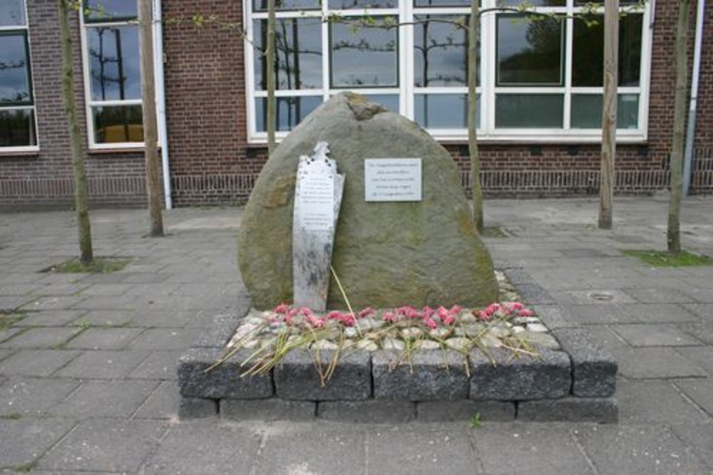 Monument Luchtgevecht Nijensleek #2