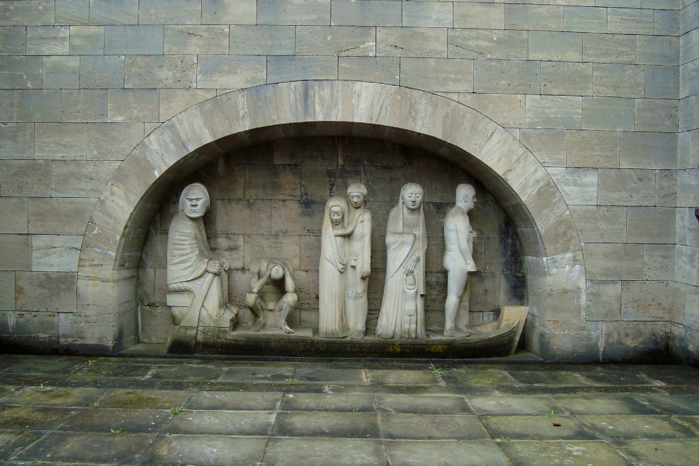 Monument Slachtoffers Vuurstormen Begraafplaats Friedhof Ohlsdorf Hamburg #1