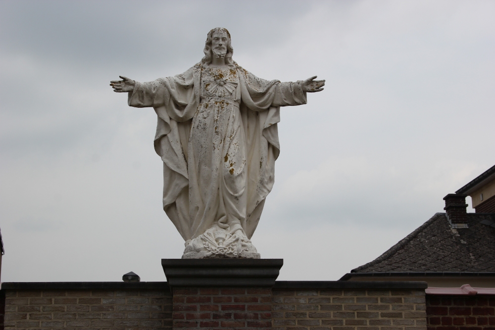 Oorlogsmonument - Heilig Hartbeeld Kester #2