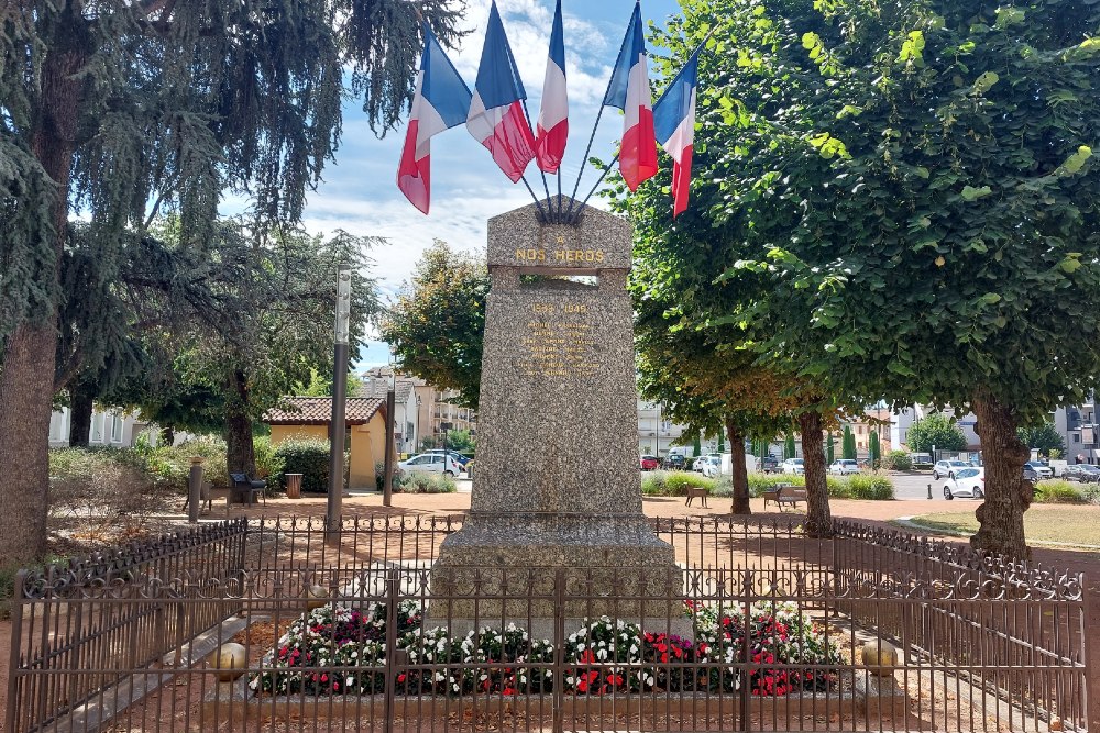 Oorlogsmonument Montrond les Bains #3