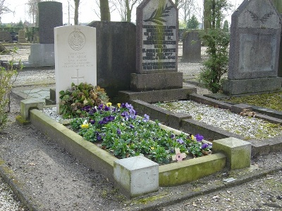 Commonwealth War Grave General Cemetery Capelle