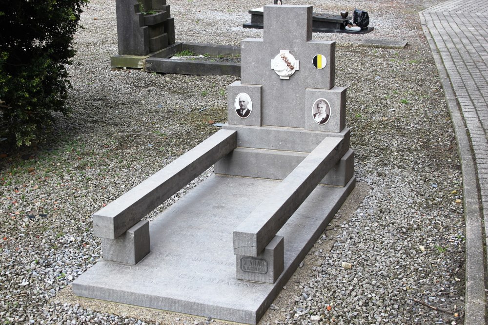Belgian Graves Veterans Velm Churchyard #2