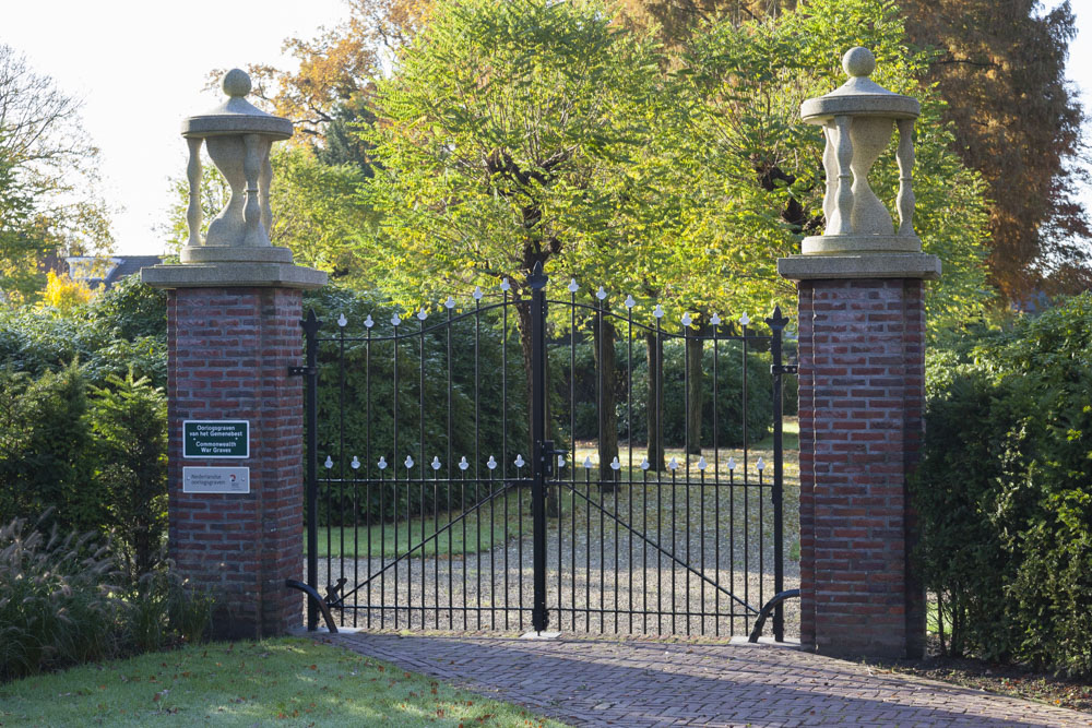 Dutch War Graves General Cemetery Woudenberg #2