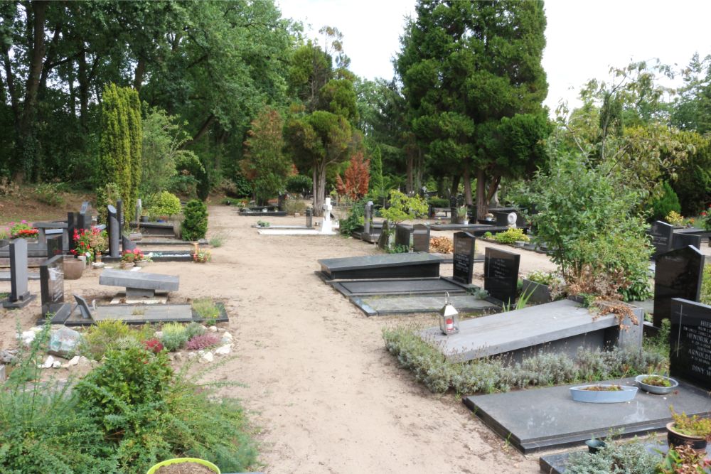 Dutch War Graves Roman Catholic Cemetery Vught #4