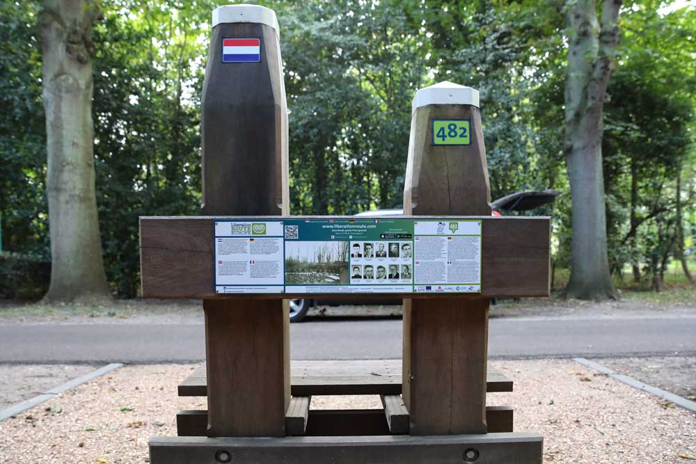 Liberation Route Marker 482: The Renesse Ten