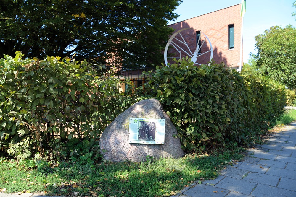 Liberation Route Marker 032: Men’s Island - Betuwe